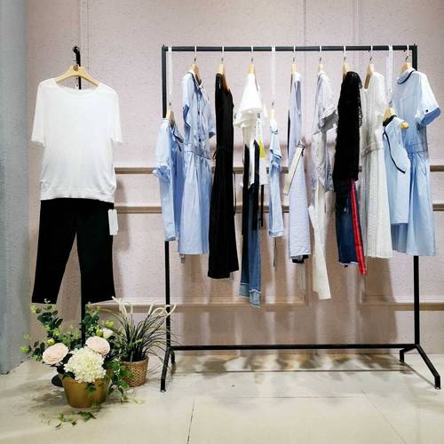服装厂家←→杭州礼诚品牌折扣服饰货源供应直流对接,让零售商家享受